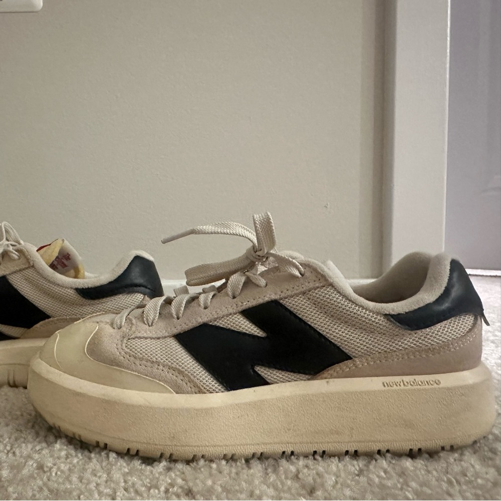 New Balance Men's Cream and Black Sneakers
